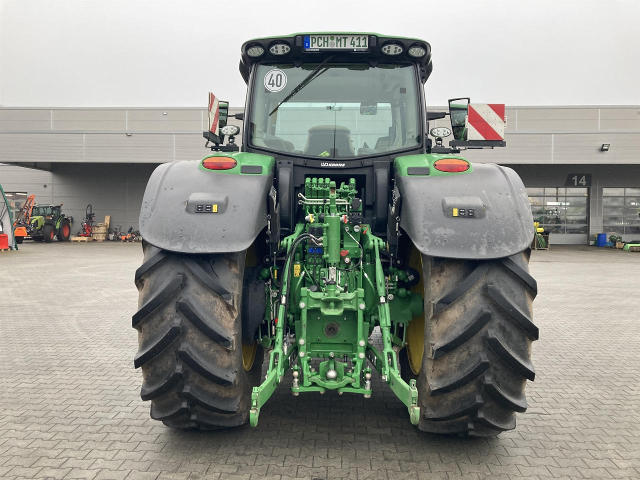 John Deere 6R 215 - Traktor: obrázek 3 John Deere 6R 215 - Traktor: obrázek 3