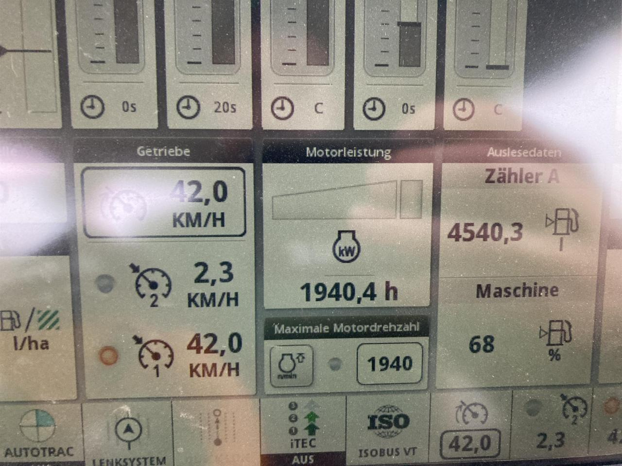 John Deere 6R 215 - Traktor: obrázek 5 John Deere 6R 215 - Traktor: obrázek 5