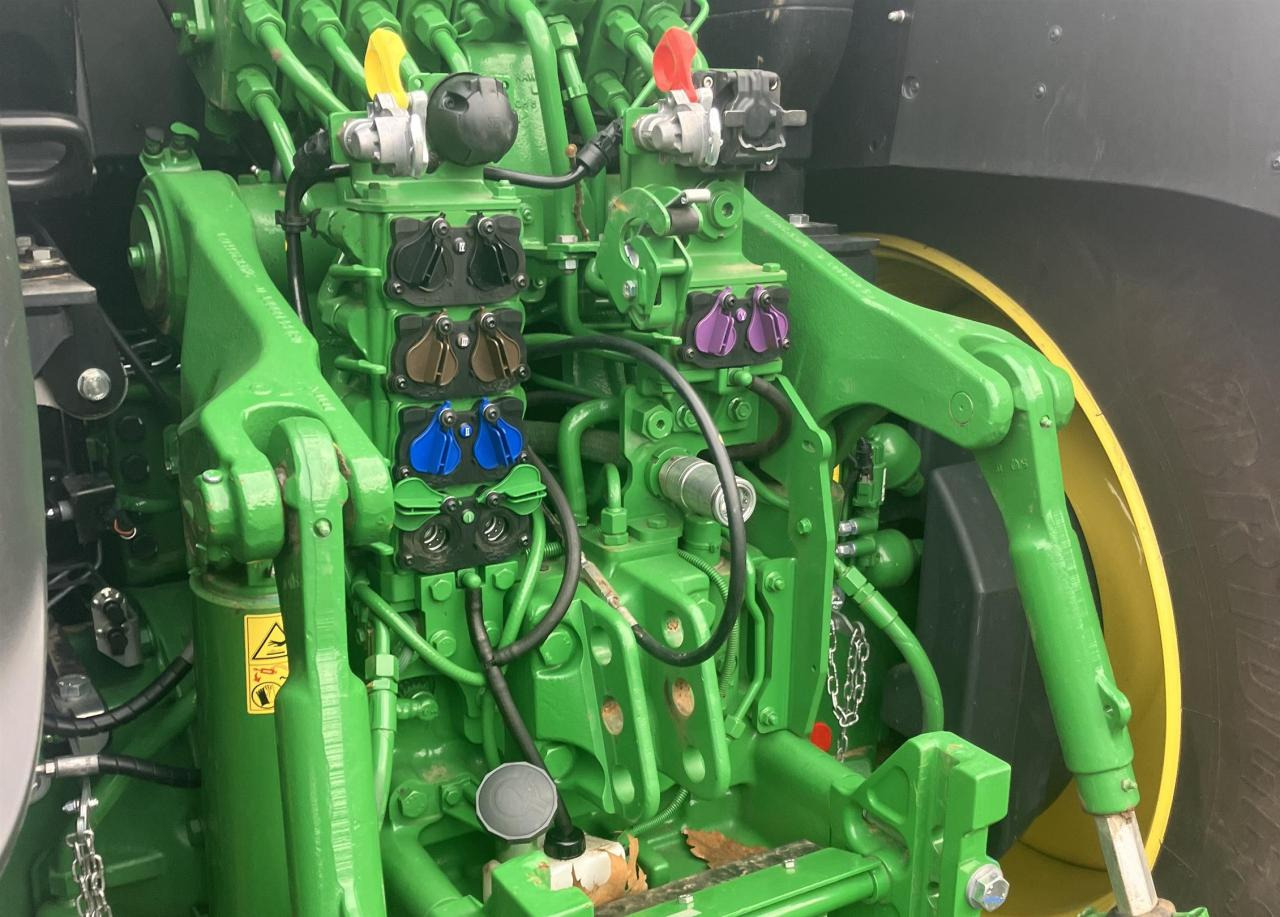 John Deere 6R 250 - Traktor: obrázek 3 John Deere 6R 250 - Traktor: obrázek 3