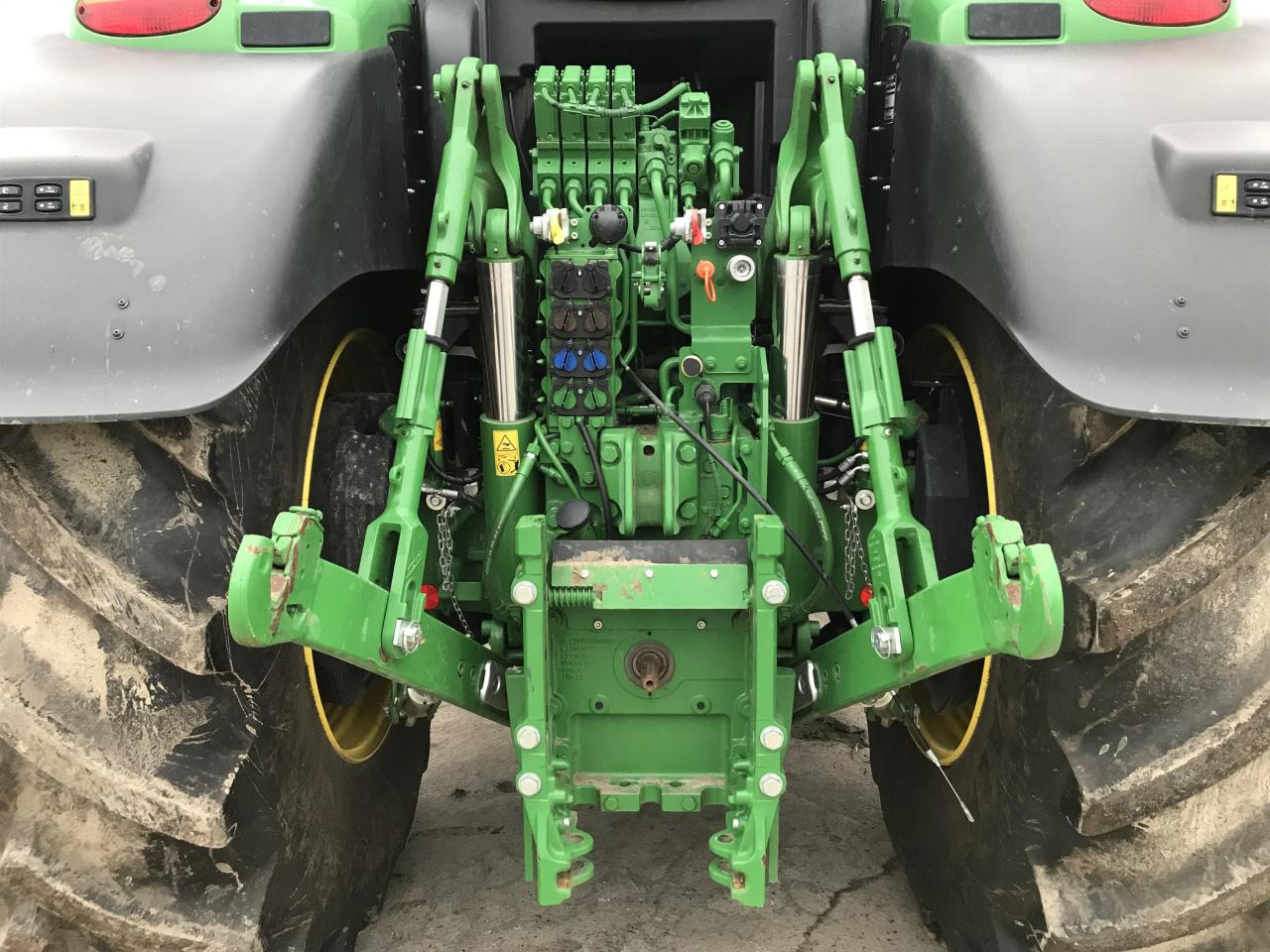 Traktor John Deere 6R 250: obrázek 6 Traktor John Deere 6R 250: obrázek 6