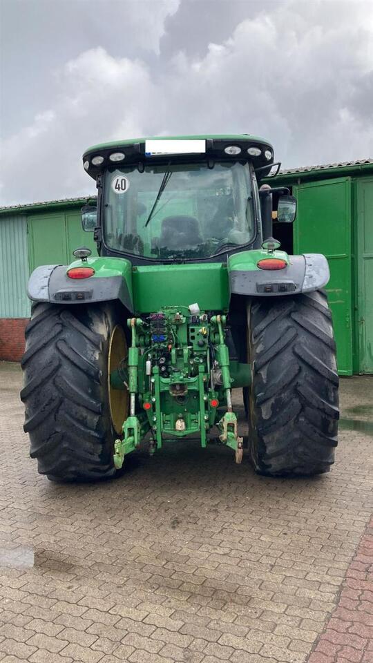 John Deere 7230R - Traktor: obrázek 4 John Deere 7230R - Traktor: obrázek 4