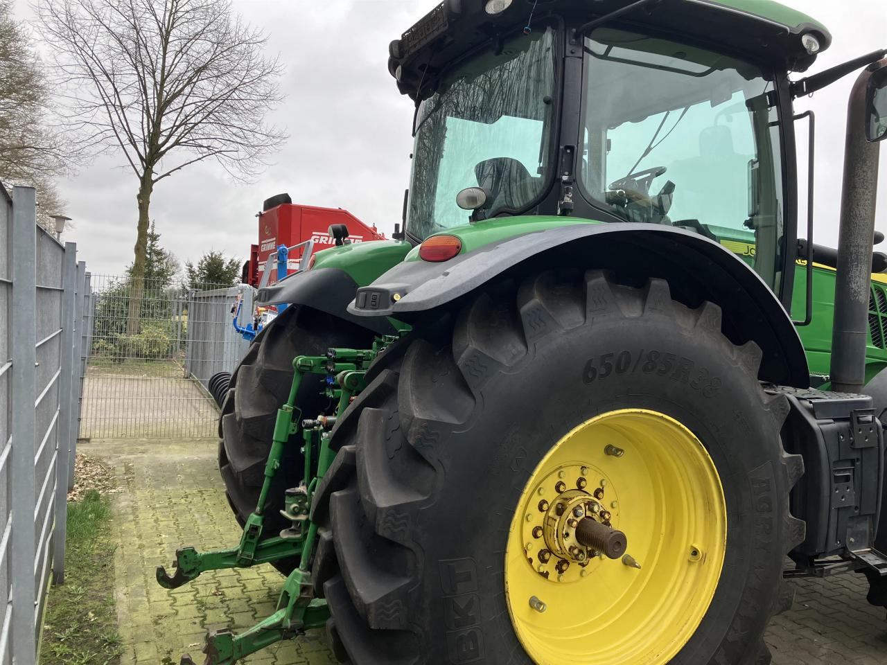 John Deere 7230R - Traktor: obrázek 4 John Deere 7230R - Traktor: obrázek 4