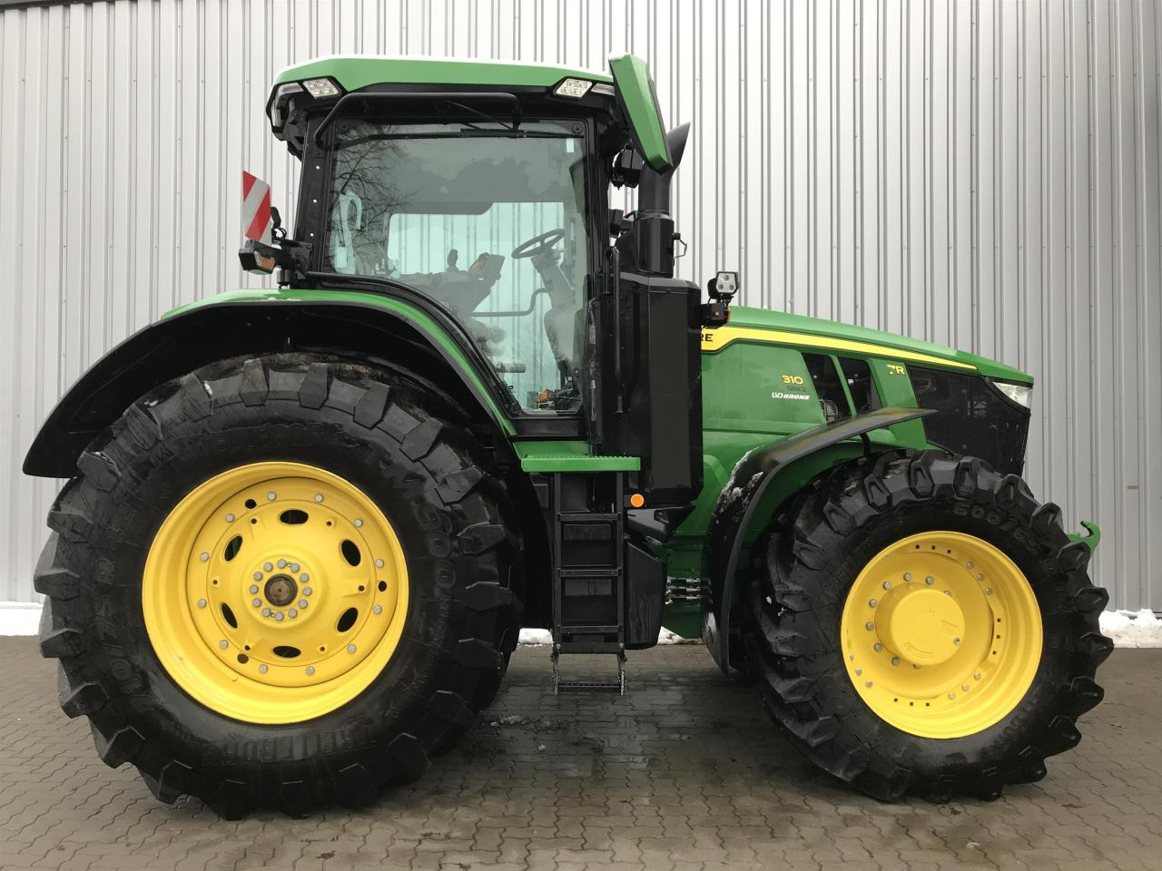 John Deere 7R 310 (MY21) - Traktor: obrázek 2 John Deere 7R 310 (MY21) - Traktor: obrázek 2
