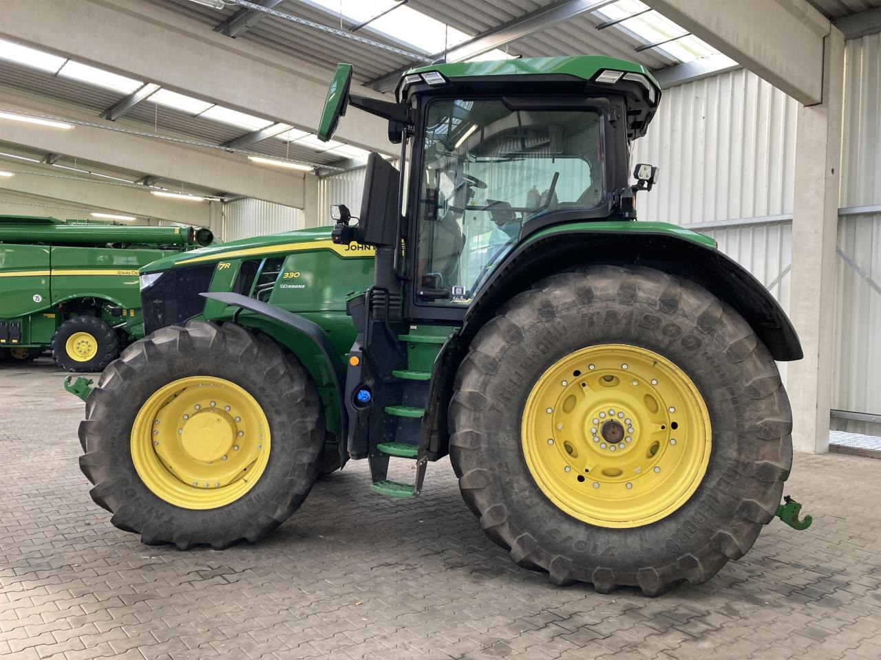 Traktor John Deere 7R 330: obrázek 7