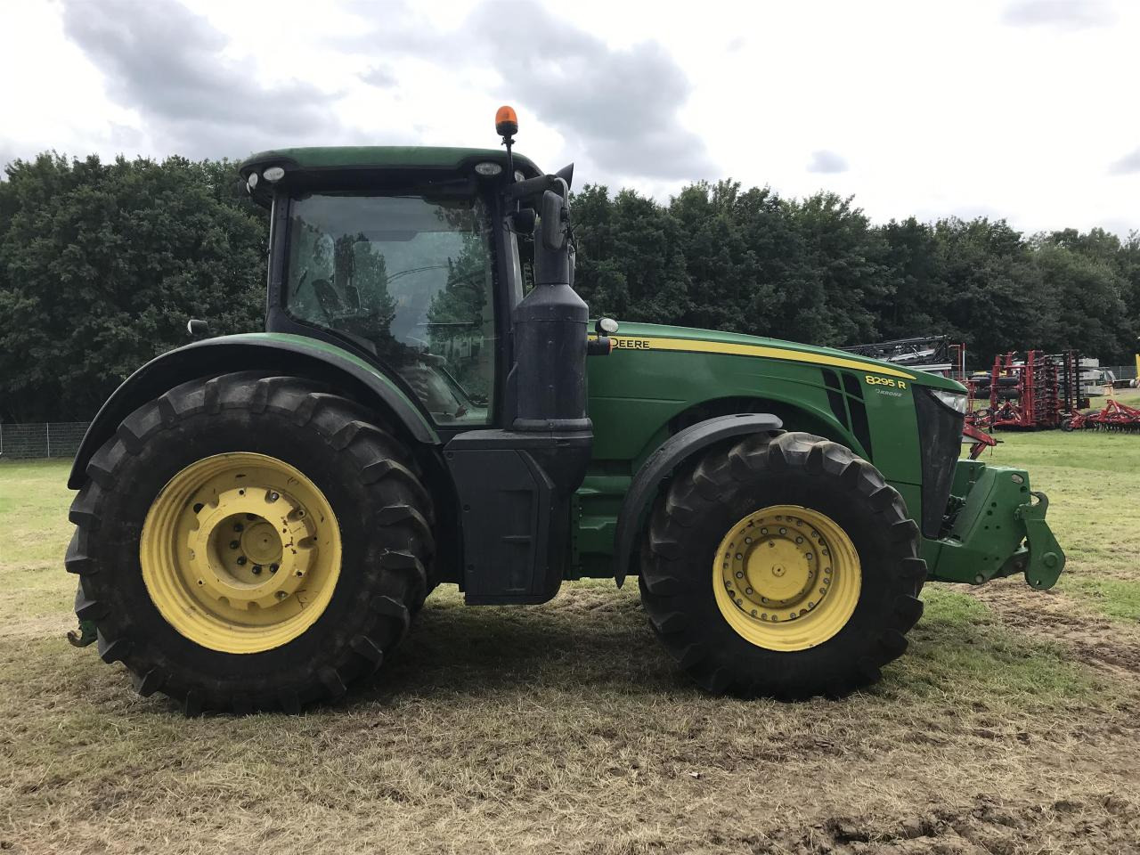 John Deere 8295R - Traktor: obrázek 2 John Deere 8295R - Traktor: obrázek 2