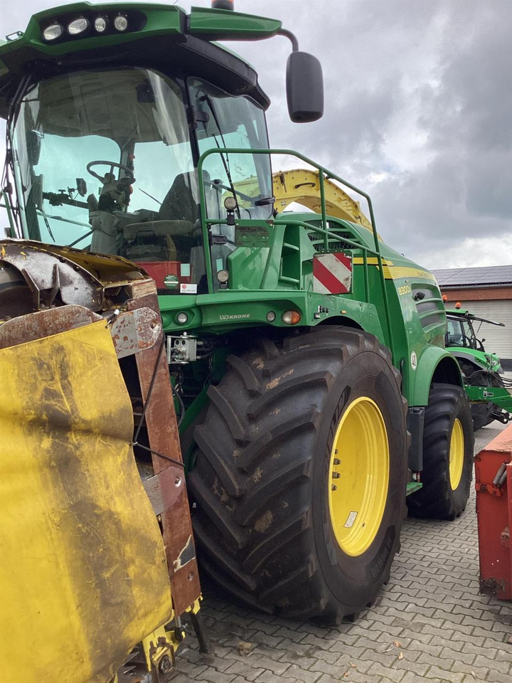 John Deere 8300 - Sklízecí řezačka: obrázek 1 John Deere 8300 - Sklízecí řezačka: obrázek 1