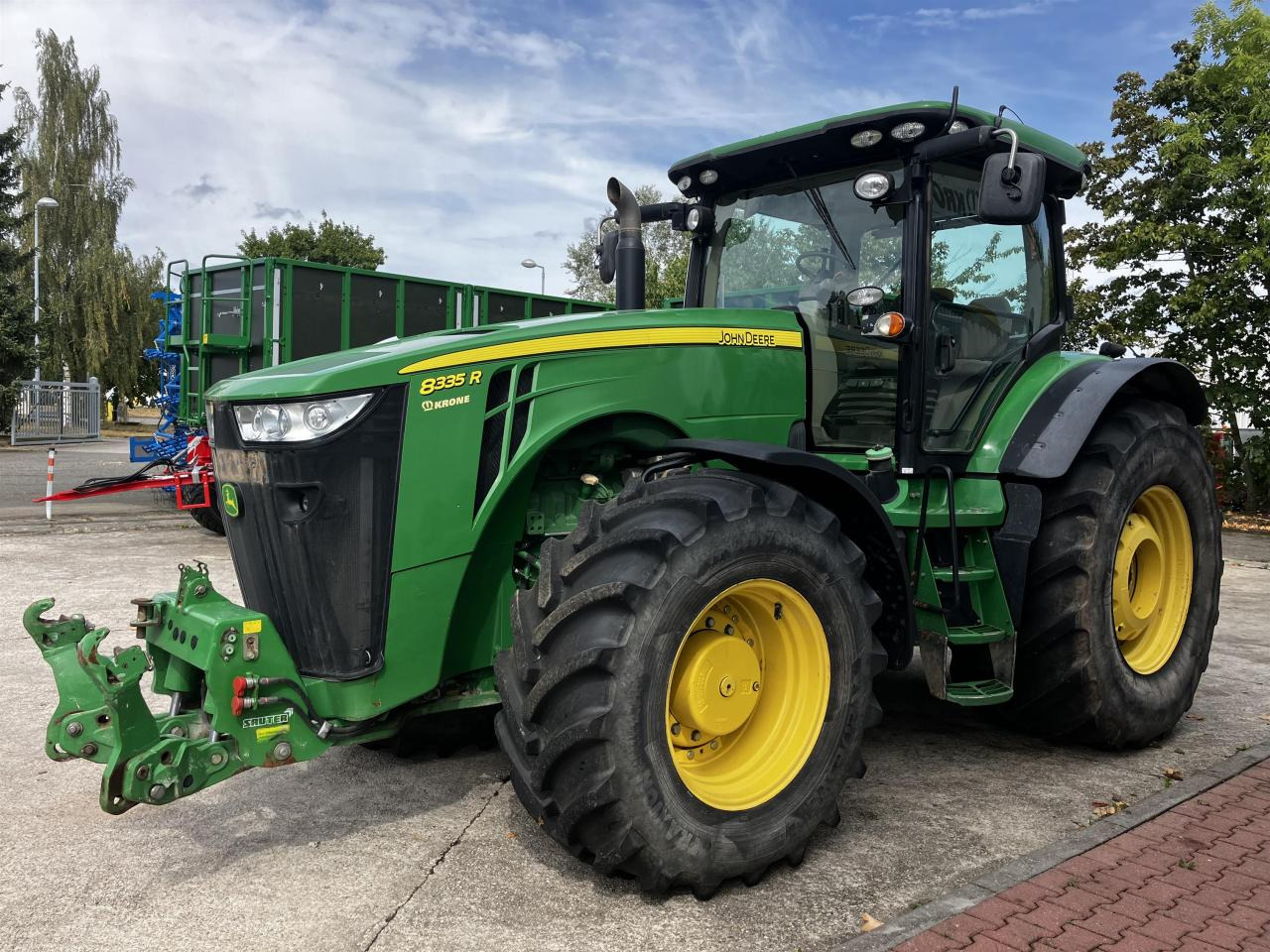John Deere 8335R - Traktor: obrázek 2 John Deere 8335R - Traktor: obrázek 2