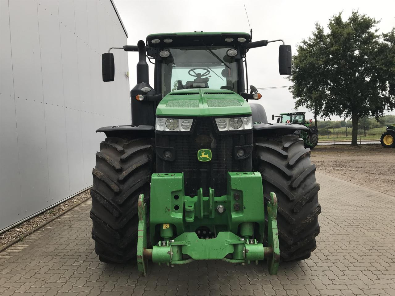 John Deere 8400R - Traktor: obrázek 3 John Deere 8400R - Traktor: obrázek 3