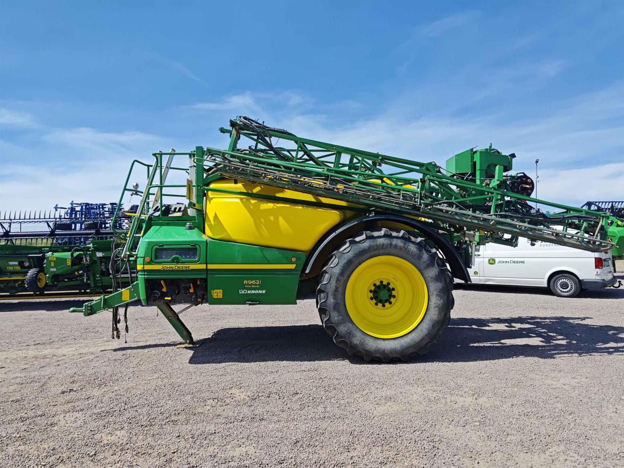 John Deere R962i - Tažený postřikovač: obrázek 3 John Deere R962i - Tažený postřikovač: obrázek 3