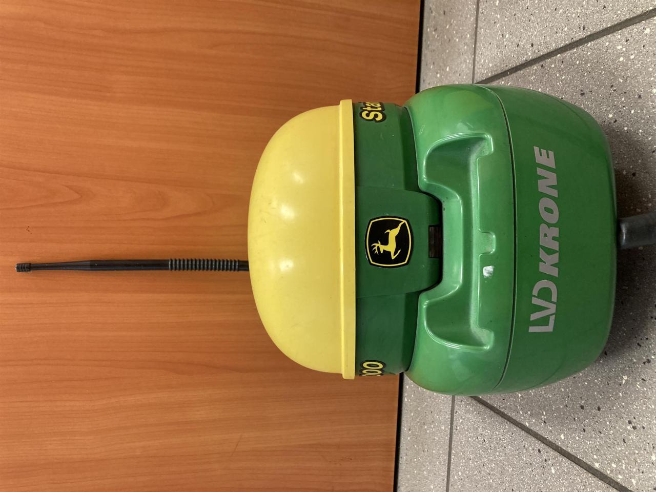 John Deere SF3000 - Navigační systém pro Zemědělská technika: obrázek 1 John Deere SF3000 - Navigační systém pro Zemědělská technika: obrázek 1