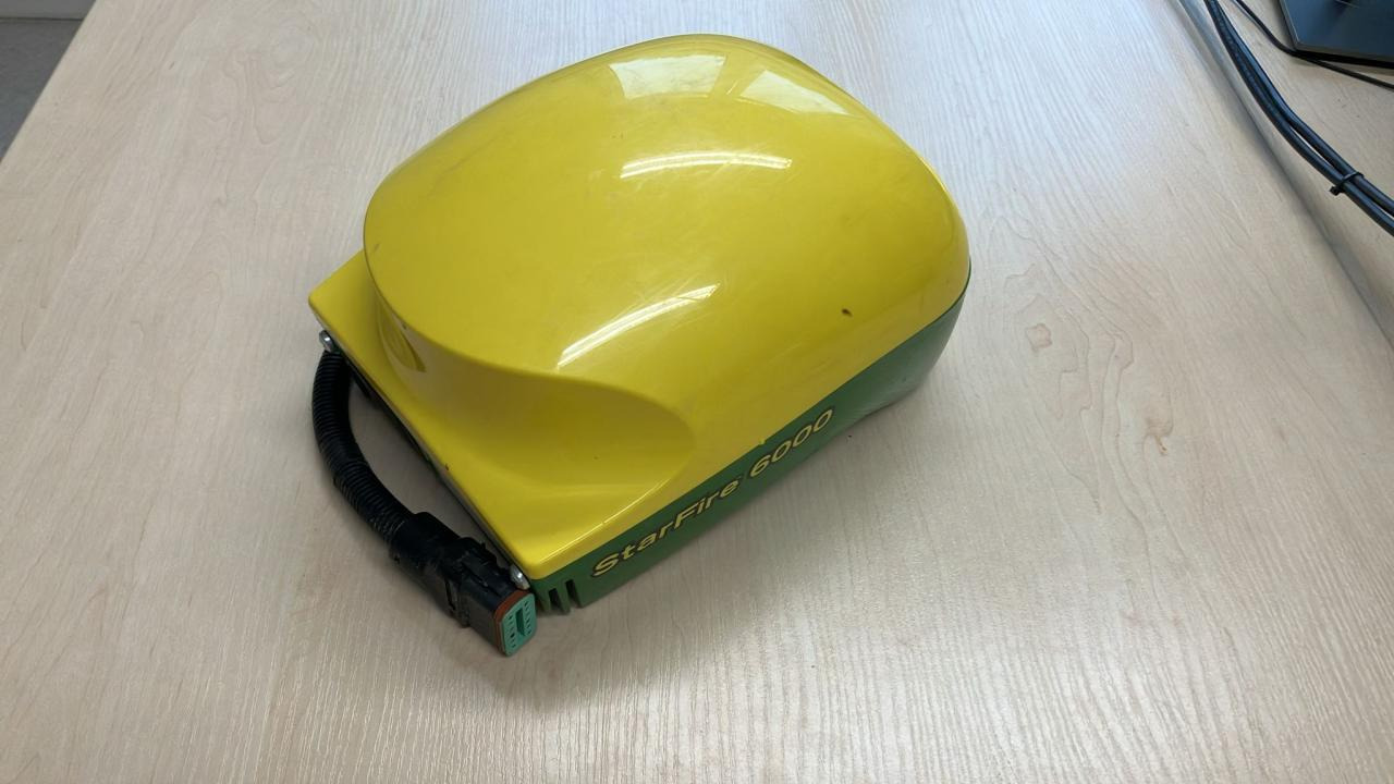 John Deere SF6000 - Navigační systém pro Zemědělská technika: obrázek 1 John Deere SF6000 - Navigační systém pro Zemědělská technika: obrázek 1