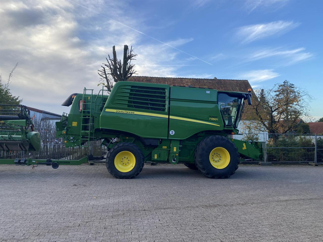 John Deere T550 - Sklízecí mlátička: obrázek 2 John Deere T550 - Sklízecí mlátička: obrázek 2