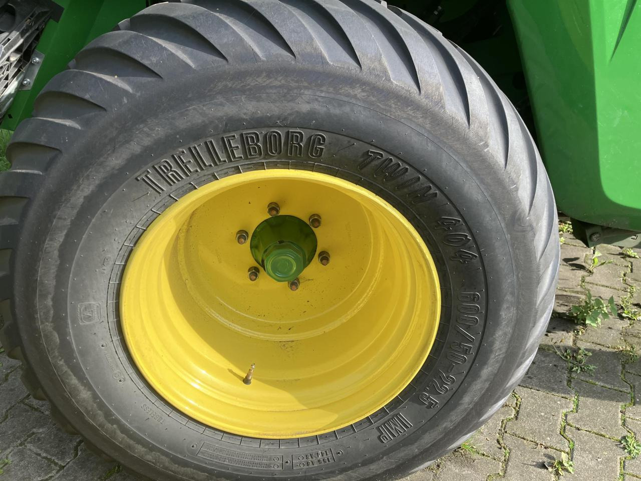 John Deere V461R - Lis na válcové balíky: obrázek 5 John Deere V461R - Lis na válcové balíky: obrázek 5