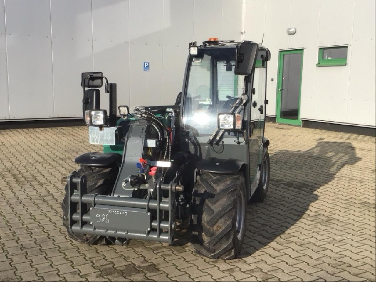 Kramer KT144 - Teleskopický manipulátor: obrázek 2 Kramer KT144 - Teleskopický manipulátor: obrázek 2