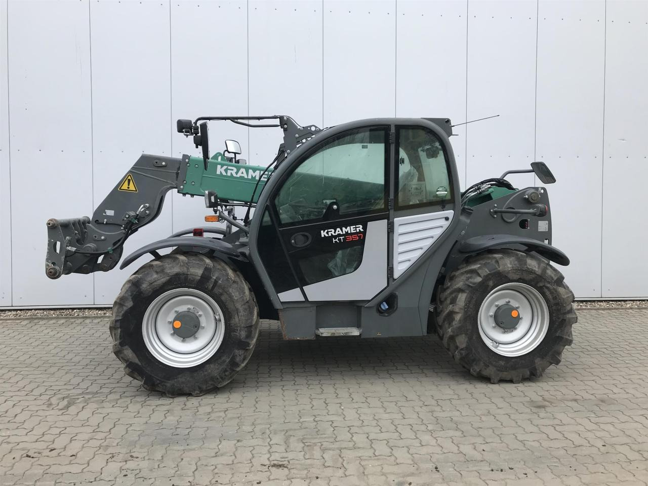 Kramer KT357 - Teleskopický manipulátor: obrázek 1 Kramer KT357 - Teleskopický manipulátor: obrázek 1