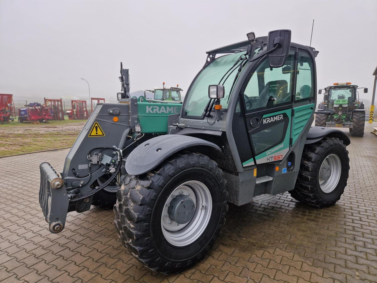 Kramer KT557 - Teleskopický manipulátor: obrázek 2 Kramer KT557 - Teleskopický manipulátor: obrázek 2
