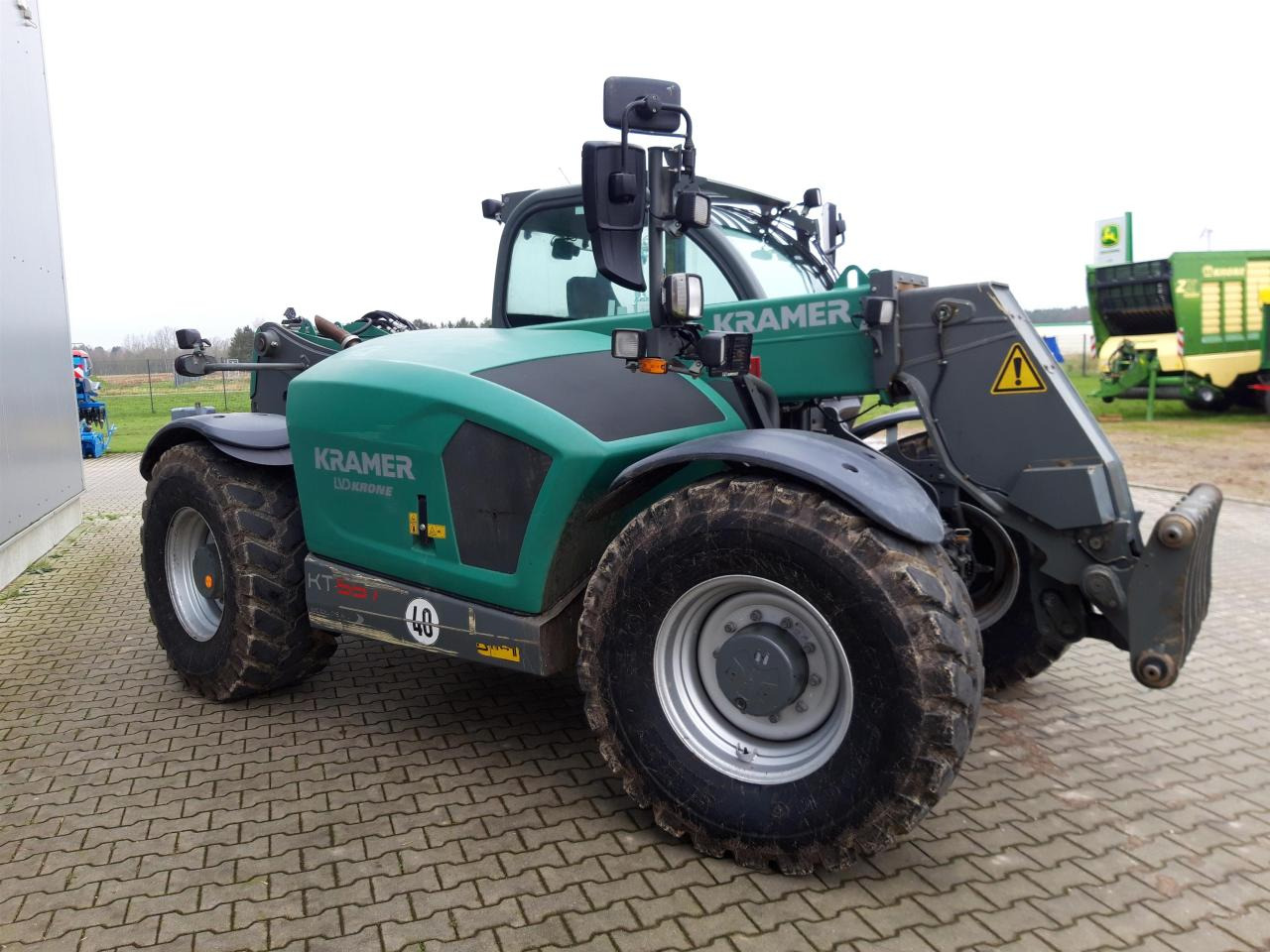 Kramer KT557 - Teleskopický manipulátor: obrázek 2 Kramer KT557 - Teleskopický manipulátor: obrázek 2