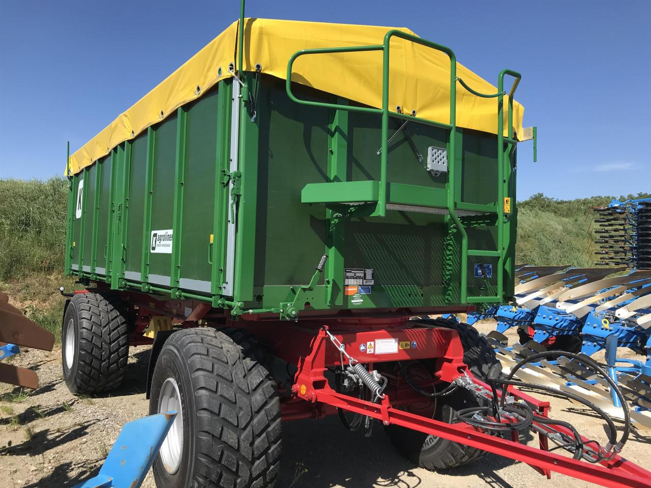 Kröger HKD 302 - Sklápěcí přívěs: obrázek 1 Kröger HKD 302 - Sklápěcí přívěs: obrázek 1