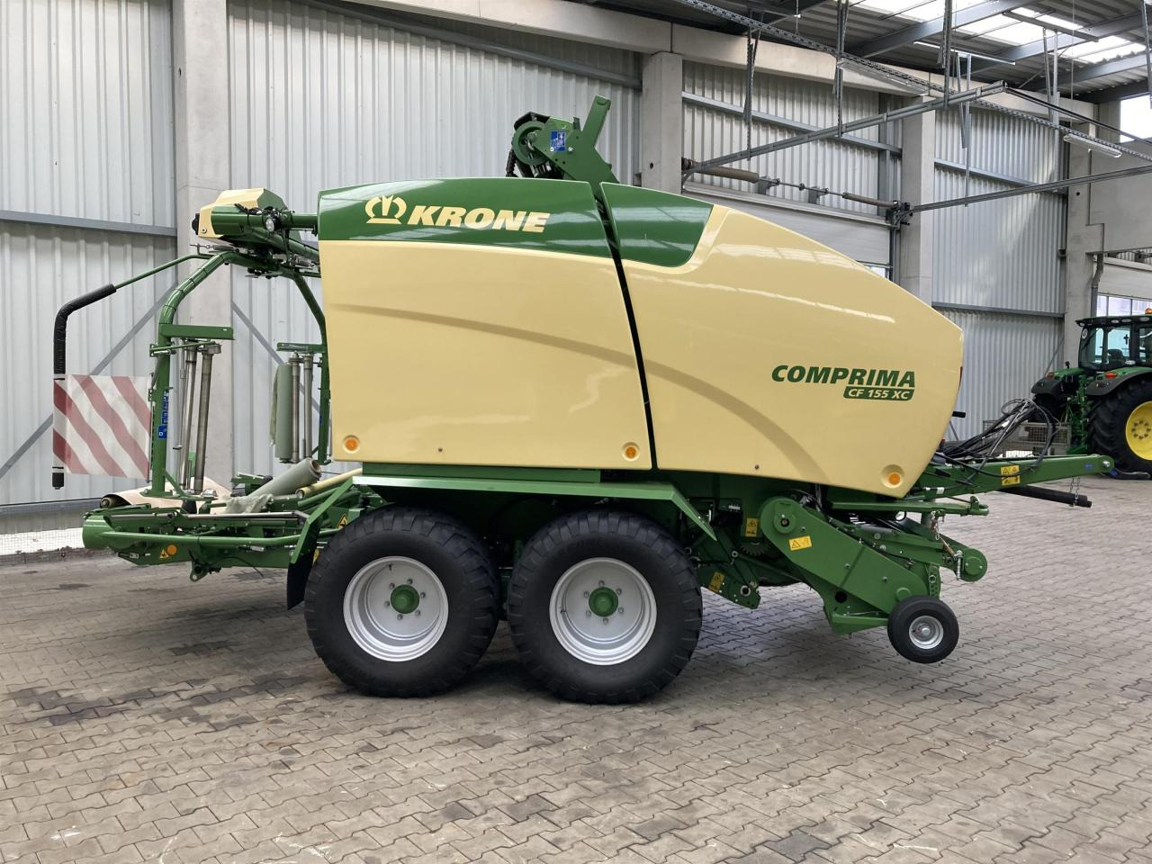Krone CF 155 XC - Lis na válcové balíky: obrázek 3 Krone CF 155 XC - Lis na válcové balíky: obrázek 3