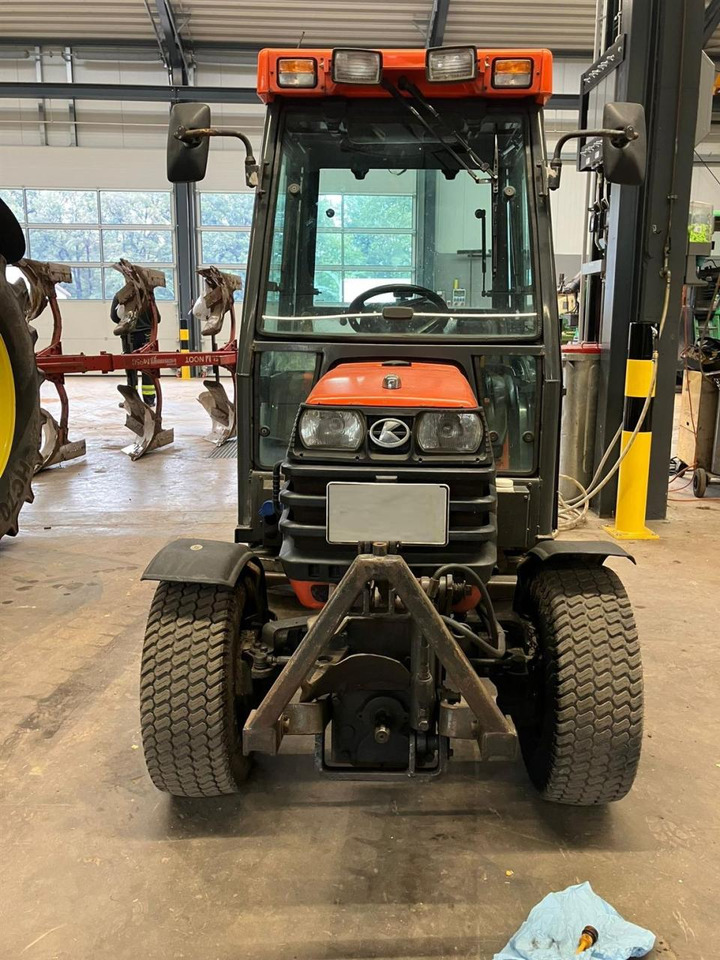 Kubota B2110 - Komunální traktor: obrázek 2 Kubota B2110 - Komunální traktor: obrázek 2