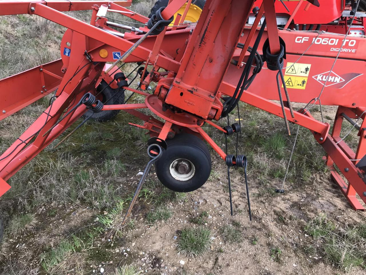 Kuhn GF 10601TO - Obraceč/ Shrnovač: obrázek 4 Kuhn GF 10601TO - Obraceč/ Shrnovač: obrázek 4