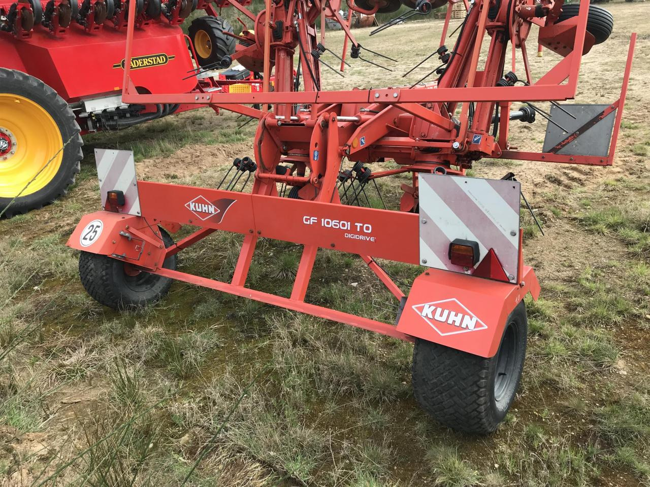 Kuhn GF 10601TO - Obraceč/ Shrnovač: obrázek 5 Kuhn GF 10601TO - Obraceč/ Shrnovač: obrázek 5
