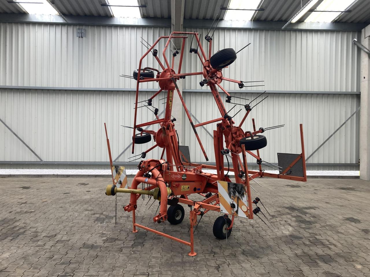 Kuhn GF 6301 MH - Obraceč/ Shrnovač: obrázek 1 Kuhn GF 6301 MH - Obraceč/ Shrnovač: obrázek 1