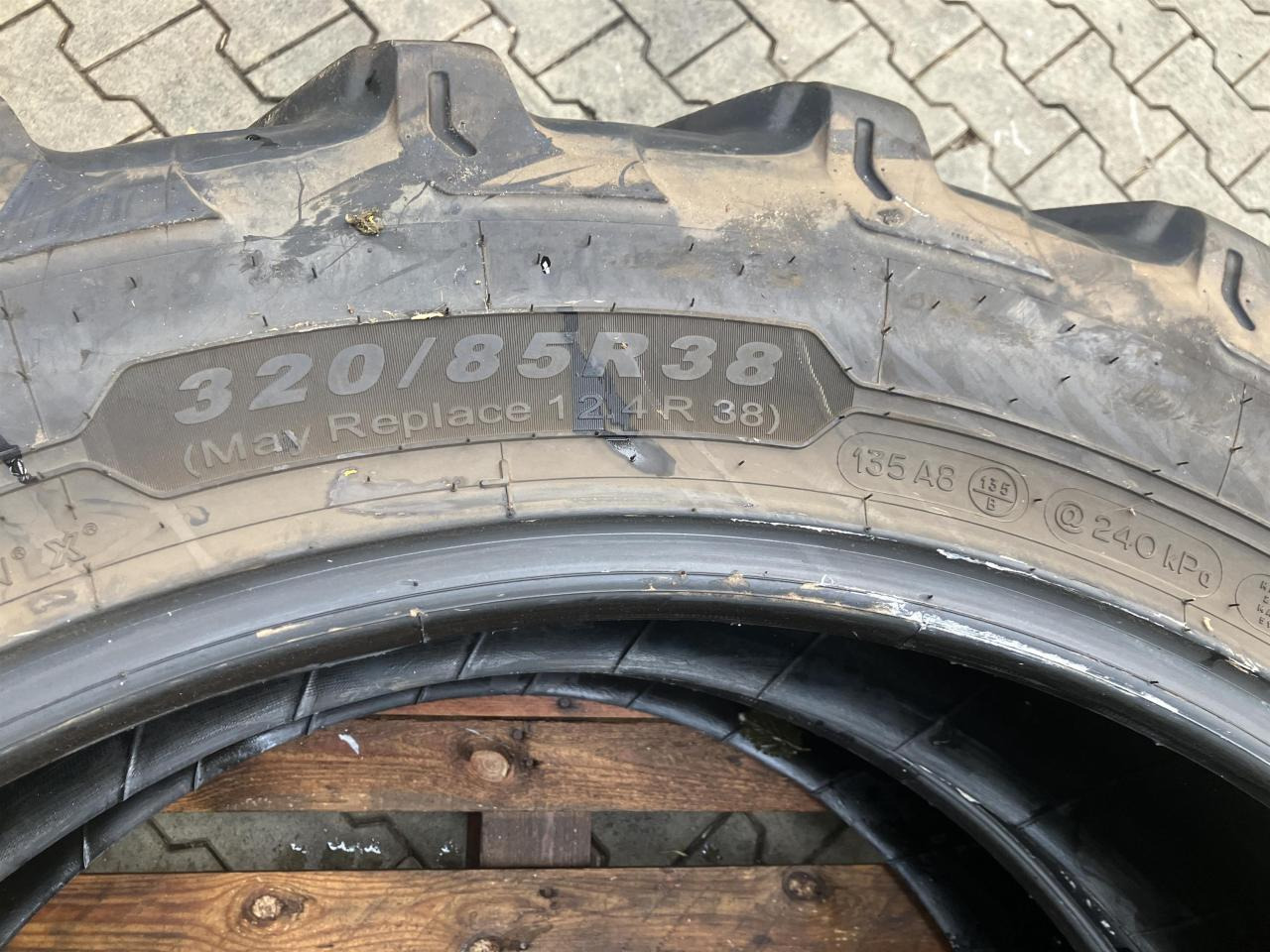 Michelin 320/85R38 - Pneumatiky pro Zemědělská technika: obrázek 4 Michelin 320/85R38 - Pneumatiky pro Zemědělská technika: obrázek 4