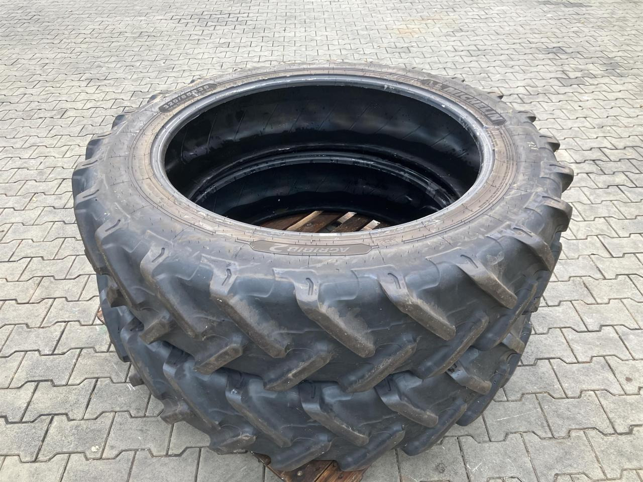 Michelin 320/85R38 - Pneumatiky pro Zemědělská technika: obrázek 1 Michelin 320/85R38 - Pneumatiky pro Zemědělská technika: obrázek 1