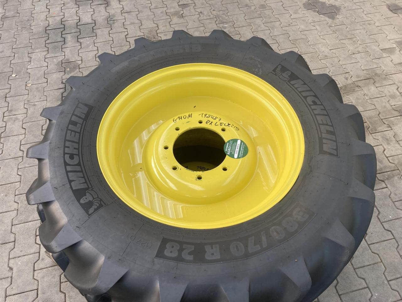 Michelin 380/70R28 - Pneumatiky pro Zemědělská technika: obrázek 2 Michelin 380/70R28 - Pneumatiky pro Zemědělská technika: obrázek 2