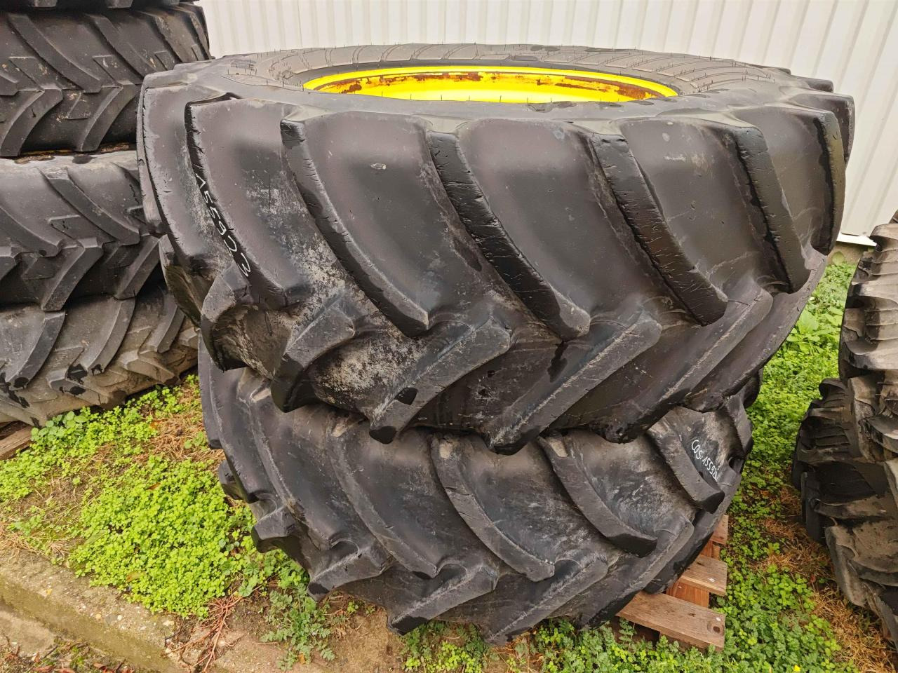 Mitas 600/65R34 - Pneumatiky pro Zemědělská technika: obrázek 1 Mitas 600/65R34 - Pneumatiky pro Zemědělská technika: obrázek 1
