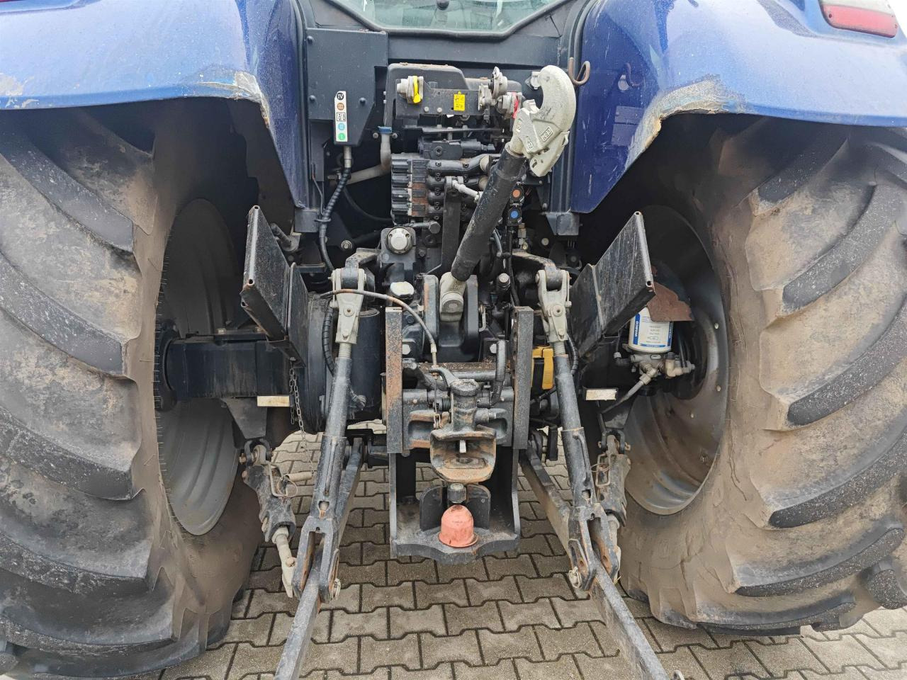 New Holland T7.200 - Traktor: obrázek 4 New Holland T7.200 - Traktor: obrázek 4