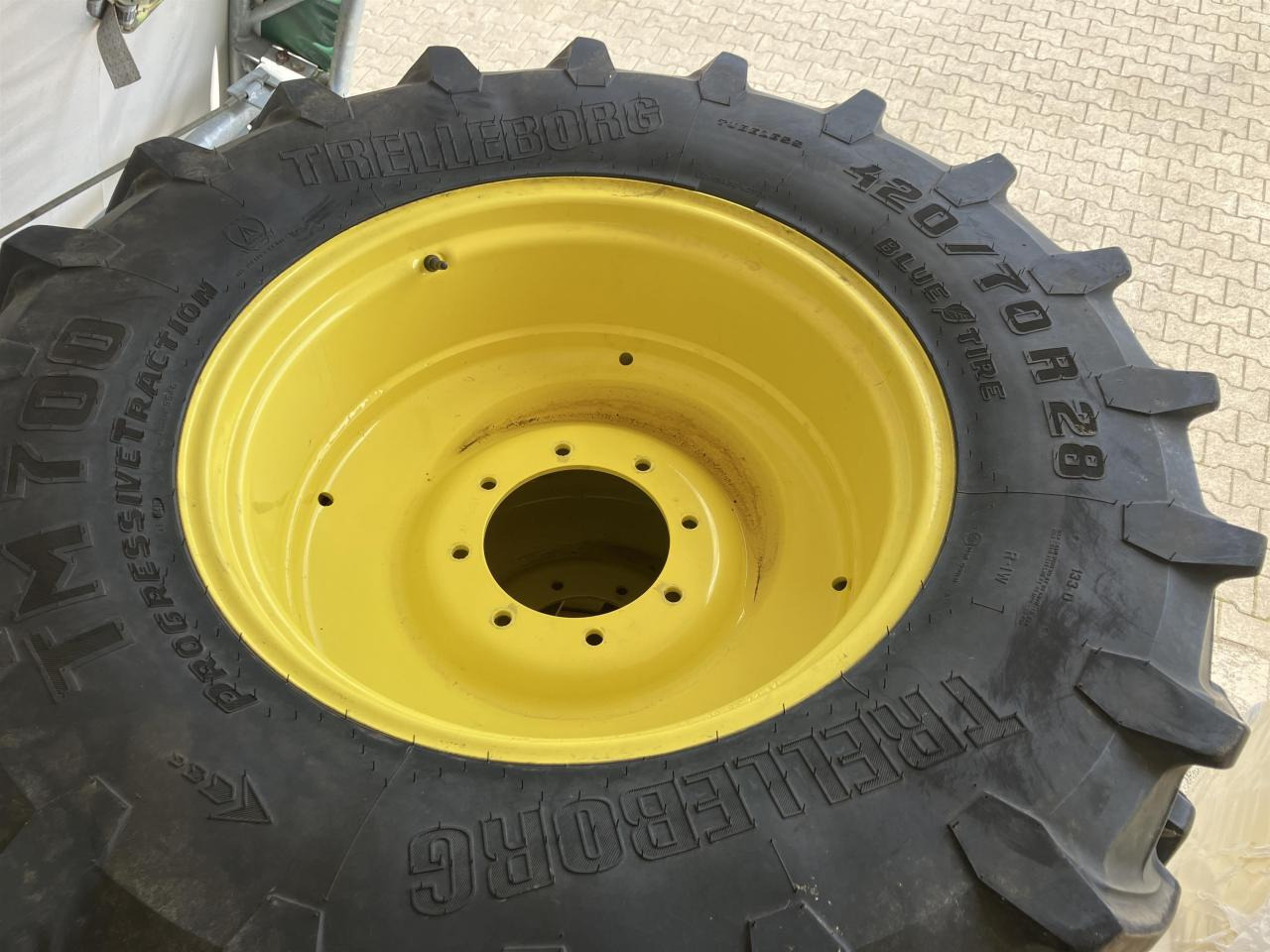 Trelleborg 420/70R28 - Pneumatiky pro Zemědělská technika: obrázek 2 Trelleborg 420/70R28 - Pneumatiky pro Zemědělská technika: obrázek 2