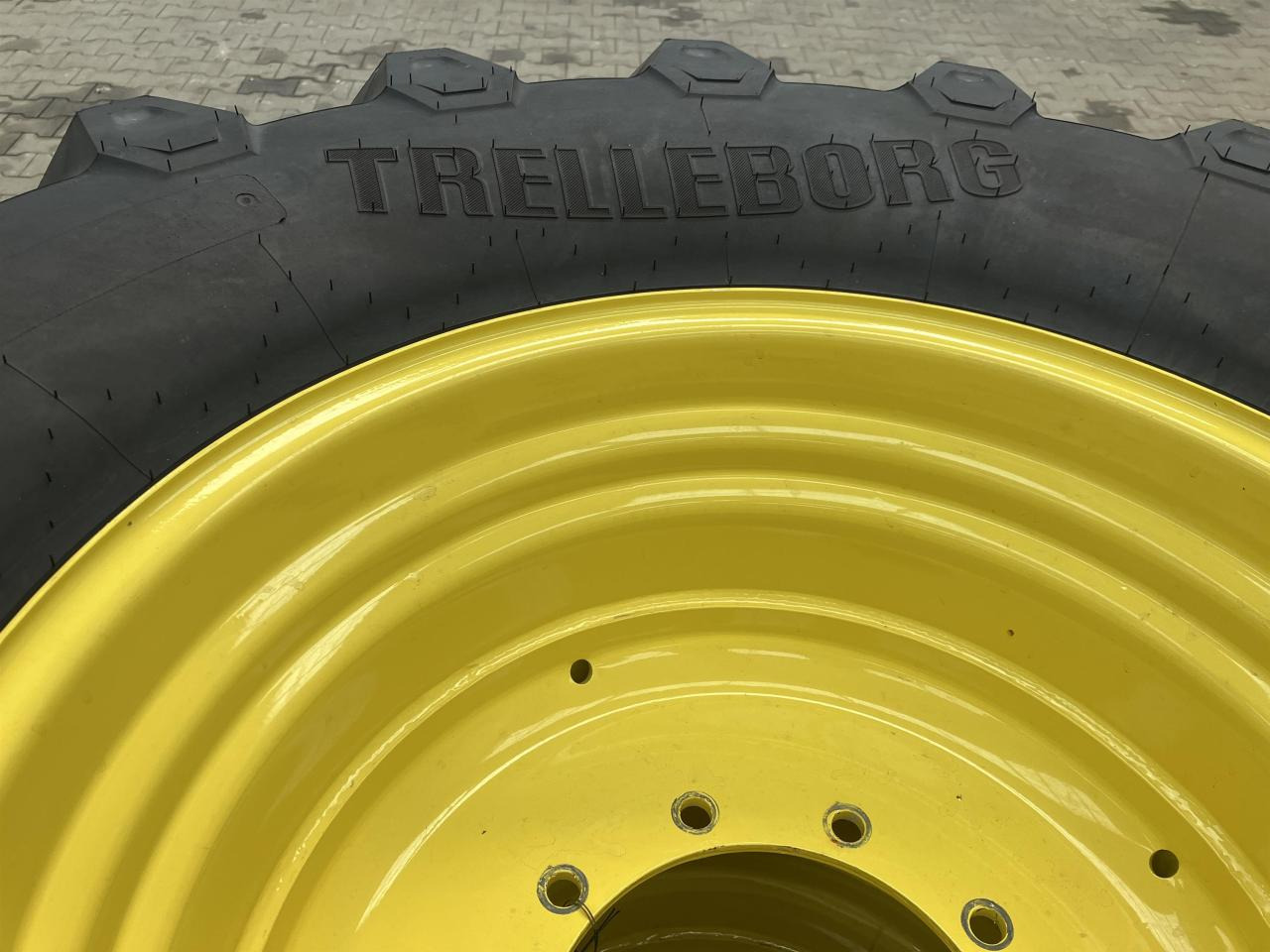 Trelleborg 600/65R28 - Pneumatiky pro Zemědělská technika: obrázek 3 Trelleborg 600/65R28 - Pneumatiky pro Zemědělská technika: obrázek 3