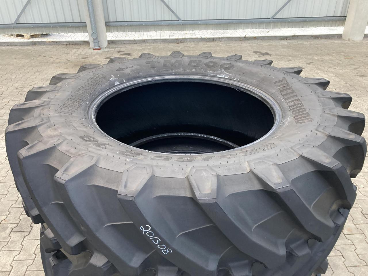 Trelleborg 650/65R38 - Pneumatiky pro Zemědělská technika: obrázek 2 Trelleborg 650/65R38 - Pneumatiky pro Zemědělská technika: obrázek 2