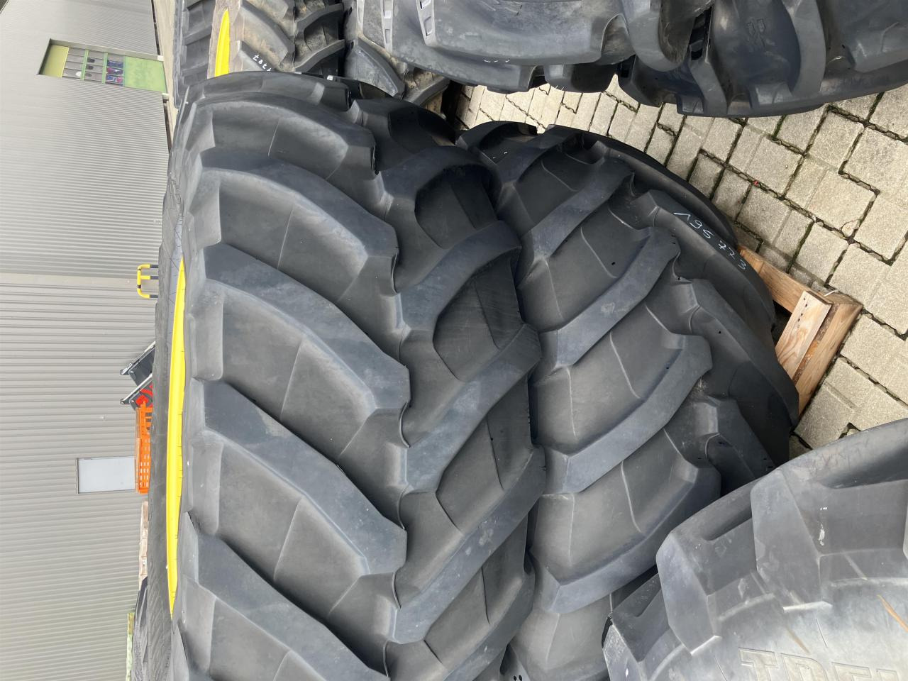 Trelleborg 710/75R42 - Pneumatiky pro Zemědělská technika: obrázek 1 Trelleborg 710/75R42 - Pneumatiky pro Zemědělská technika: obrázek 1