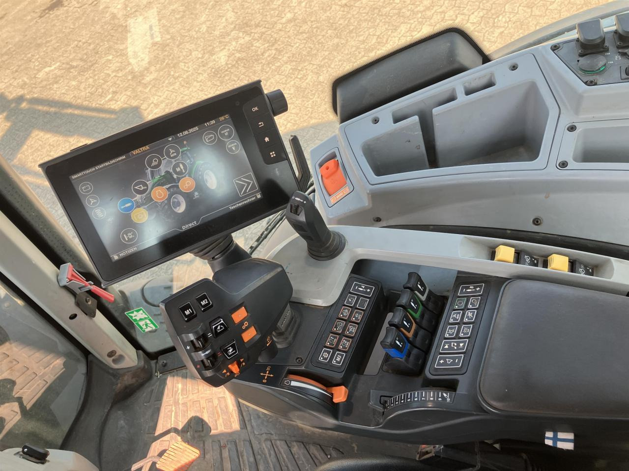 Valtra T 174 Direct - Traktor: obrázek 5 Valtra T 174 Direct - Traktor: obrázek 5