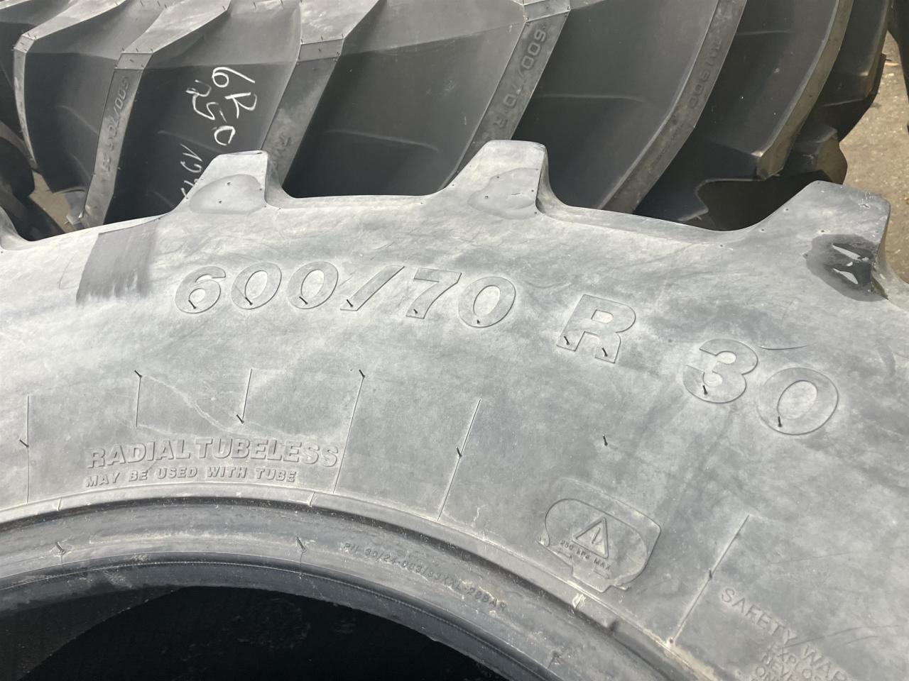 Vredestein 600/70R30 - Pneumatiky pro Zemědělská technika: obrázek 5 Vredestein 600/70R30 - Pneumatiky pro Zemědělská technika: obrázek 5