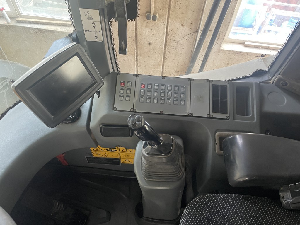 Kolový nakladač Liebherr L 576: obrázek 8