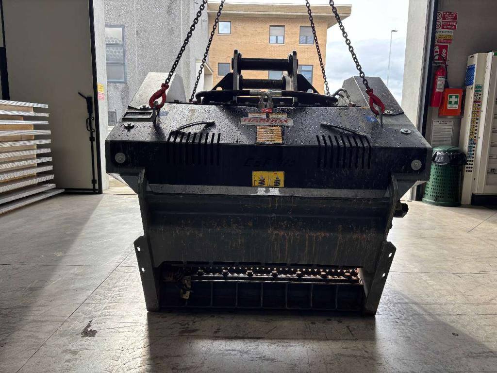 CM Crusher CBF 120 Crusher Bucket - USED - Lžíce pro Stavební technika: obrázek 2 CM Crusher CBF 120 Crusher Bucket - USED - Lžíce pro Stavební technika: obrázek 2