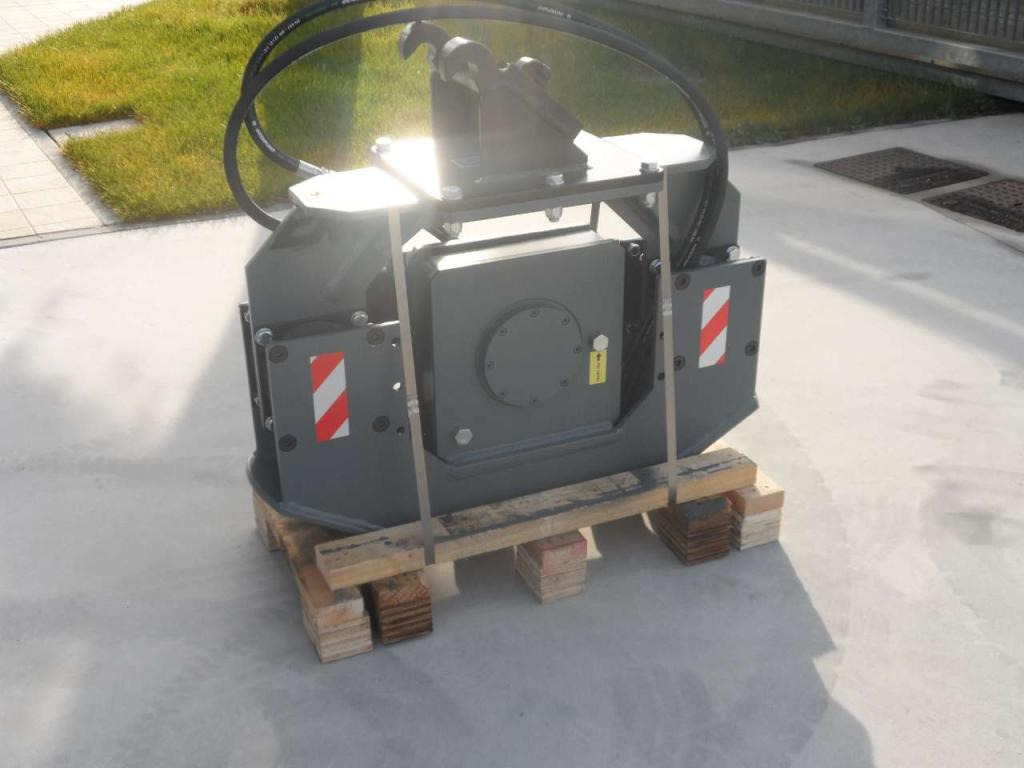 CM Crusher PV 20.40 Vibrating Plate - Vibrační deska, Příslušenství: obrázek 2 CM Crusher PV 20.40 Vibrating Plate - Vibrační deska, Příslušenství: obrázek 2