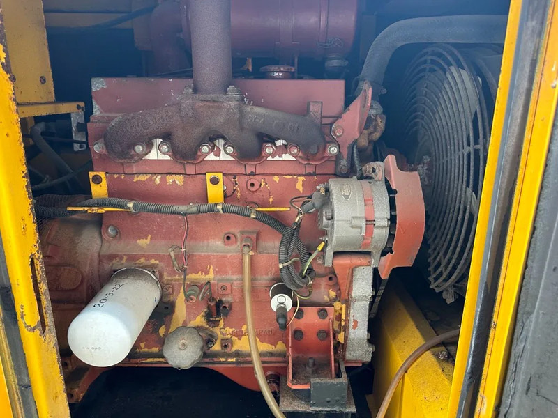 Atlas-Copco Komatsu 40 kVA Silent generatorset - Elektrický generátor: obrázek 5 Atlas-Copco Komatsu 40 kVA Silent generatorset - Elektrický generátor: obrázek 5