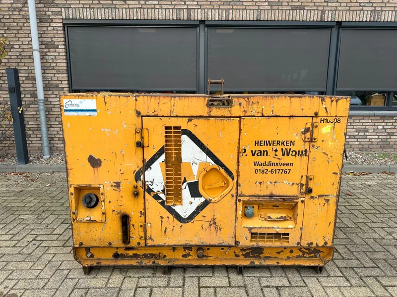 Atlas-Copco Komatsu 40 kVA Silent generatorset - Elektrický generátor: obrázek 1 Atlas-Copco Komatsu 40 kVA Silent generatorset - Elektrický generátor: obrázek 1