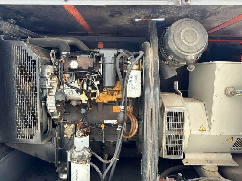Atlas-Copco QAS 60 Perkins Stamford 60 kVA Silent Rental generatorset - Elektrický generátor: obrázek 4 Atlas-Copco QAS 60 Perkins Stamford 60 kVA Silent Rental generatorset - Elektrický generátor: obrázek 4