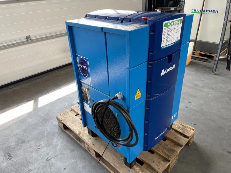 Compair L07 - 7,5A Schroefcompressor 750L/min als nieuw! - Mobilní kompresor: obrázek 2 Compair L07 - 7,5A Schroefcompressor 750L/min als nieuw! - Mobilní kompresor: obrázek 2