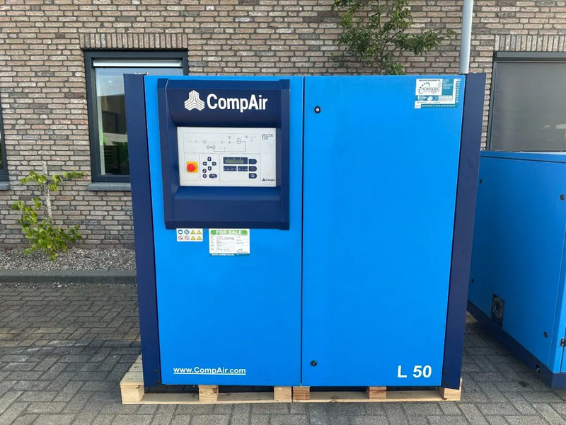 Compair L50 - 10A 45 kW 7.55 m3 / min 10 Bar Elektrische Schroefcompressor - Mobilní kompresor: obrázek 1 Compair L50 - 10A 45 kW 7.55 m3 / min 10 Bar Elektrische Schroefcompressor - Mobilní kompresor: obrázek 1