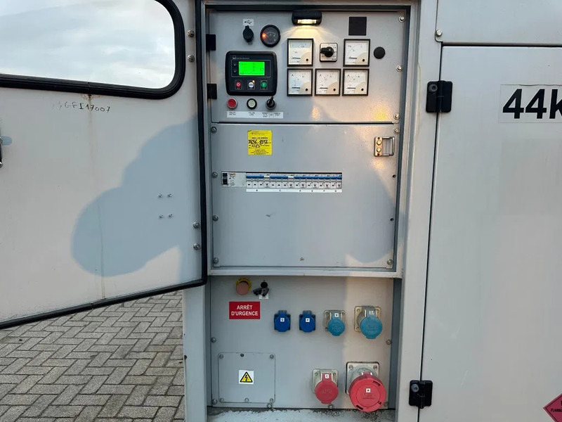 Europower EPUS44TDE Kubota Leroy Somer 44 kVA Supersilent Rental generatorset - Elektrický generátor: obrázek 2 Europower EPUS44TDE Kubota Leroy Somer 44 kVA Supersilent Rental generatorset - Elektrický generátor: obrázek 2