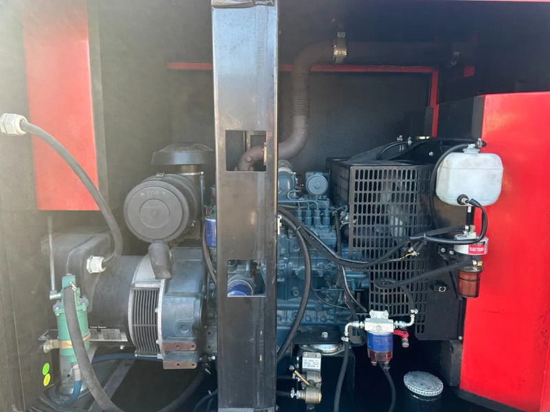 Europower EPUS44TDE Kubota Leroy Somer 44 kVA Supersilent Rental generatorset - Elektrický generátor: obrázek 5 Europower EPUS44TDE Kubota Leroy Somer 44 kVA Supersilent Rental generatorset - Elektrický generátor: obrázek 5