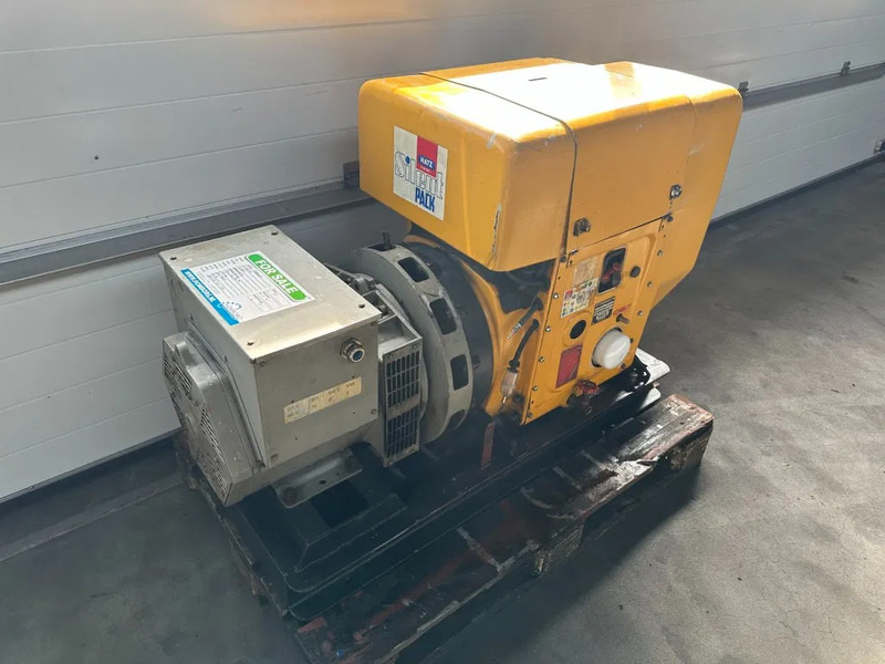 Hatz 2L40CH Stamford 15 kVA Silentpack generatorset - Elektrický generátor: obrázek 4 Hatz 2L40CH Stamford 15 kVA Silentpack generatorset - Elektrický generátor: obrázek 4