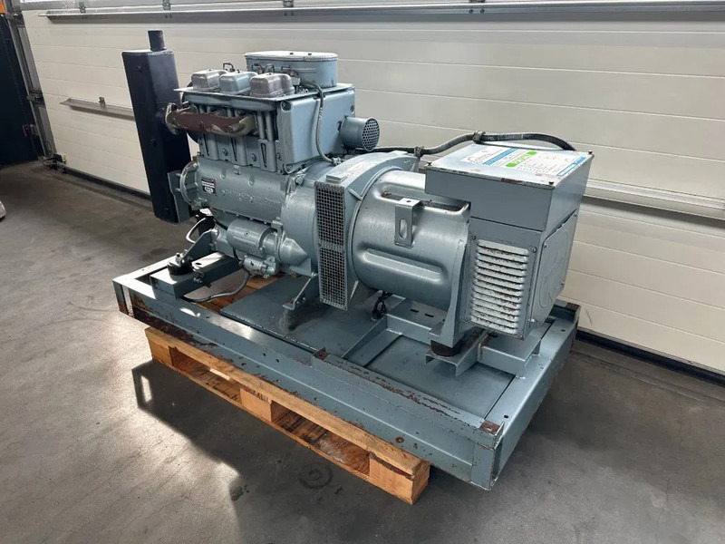 Hatz 3M40L Mecc Alte Spa 40 kVA generatorset ex Emergency ! 22 hours ! - Elektrický generátor: obrázek 4 Hatz 3M40L Mecc Alte Spa 40 kVA generatorset ex Emergency ! 22 hours ! - Elektrický generátor: obrázek 4